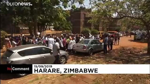 Στους δρόμους οι γιατροί στην Ζιμπάμπουε