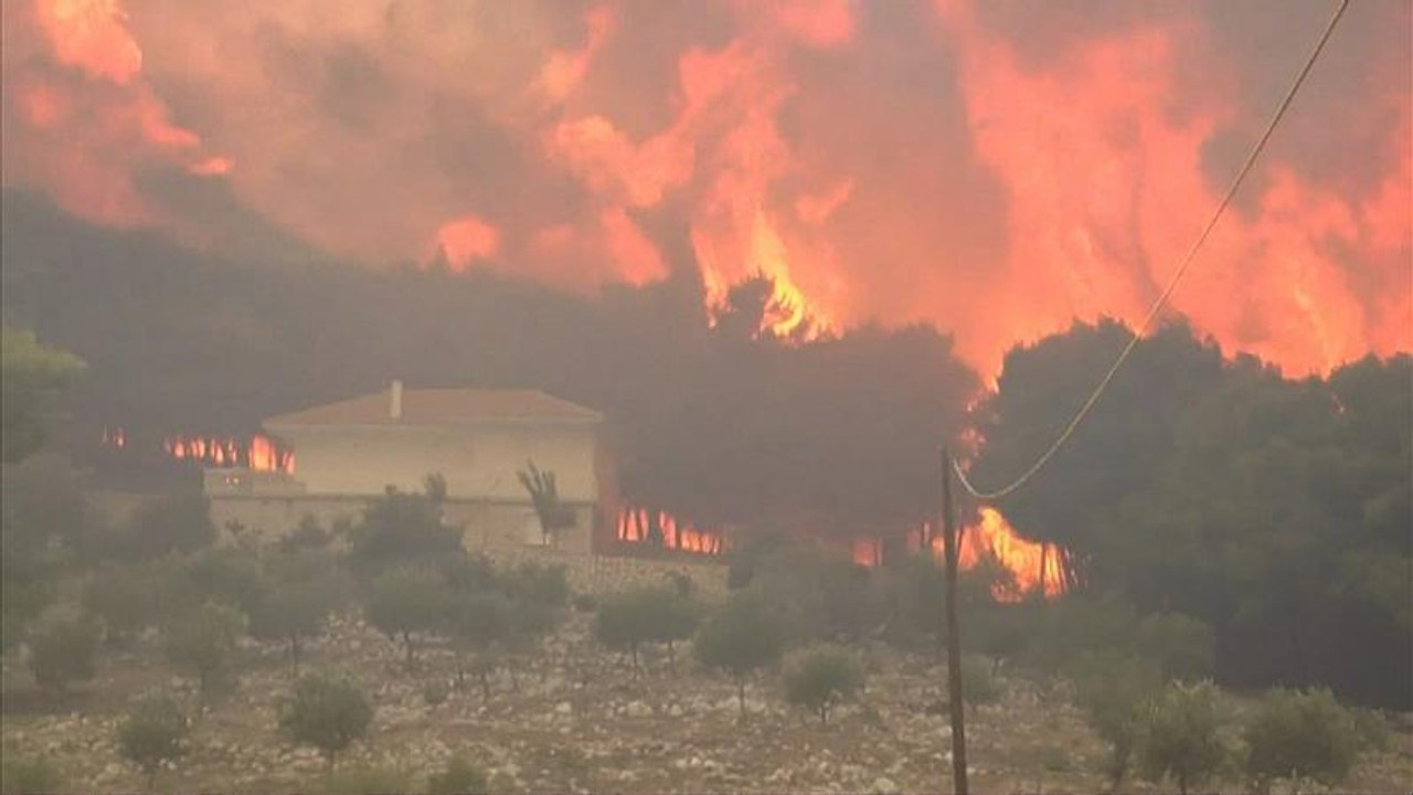 Greek island of Zakynthos ravaged by large forest fires