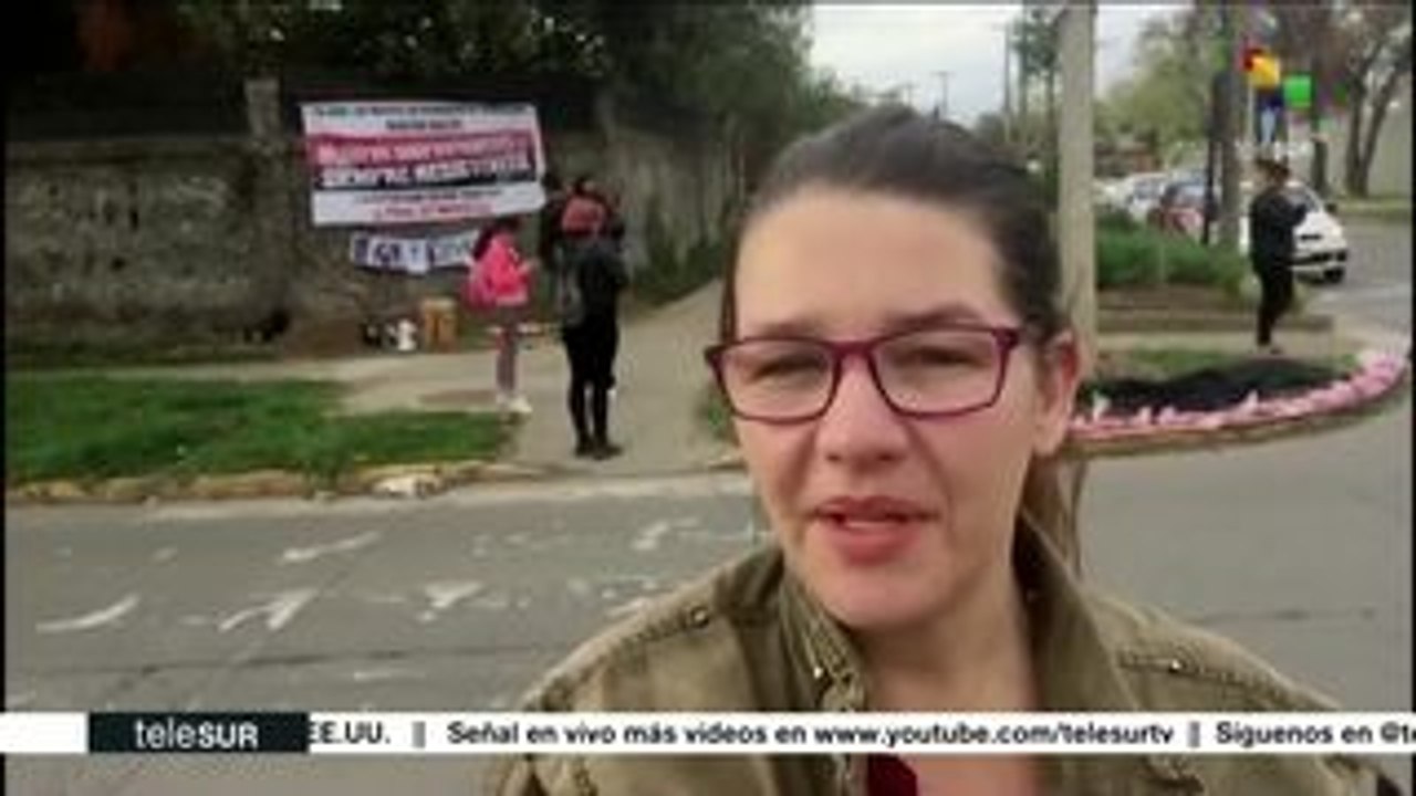 Sobrevivientes a la dictadura chilena realizan acto de memoria