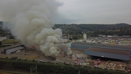 Important incendie au centre de tri du BEP à Floreffe