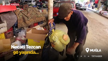 Hayvanları aç kalmasın diye her gün semt pazarına gidiyor