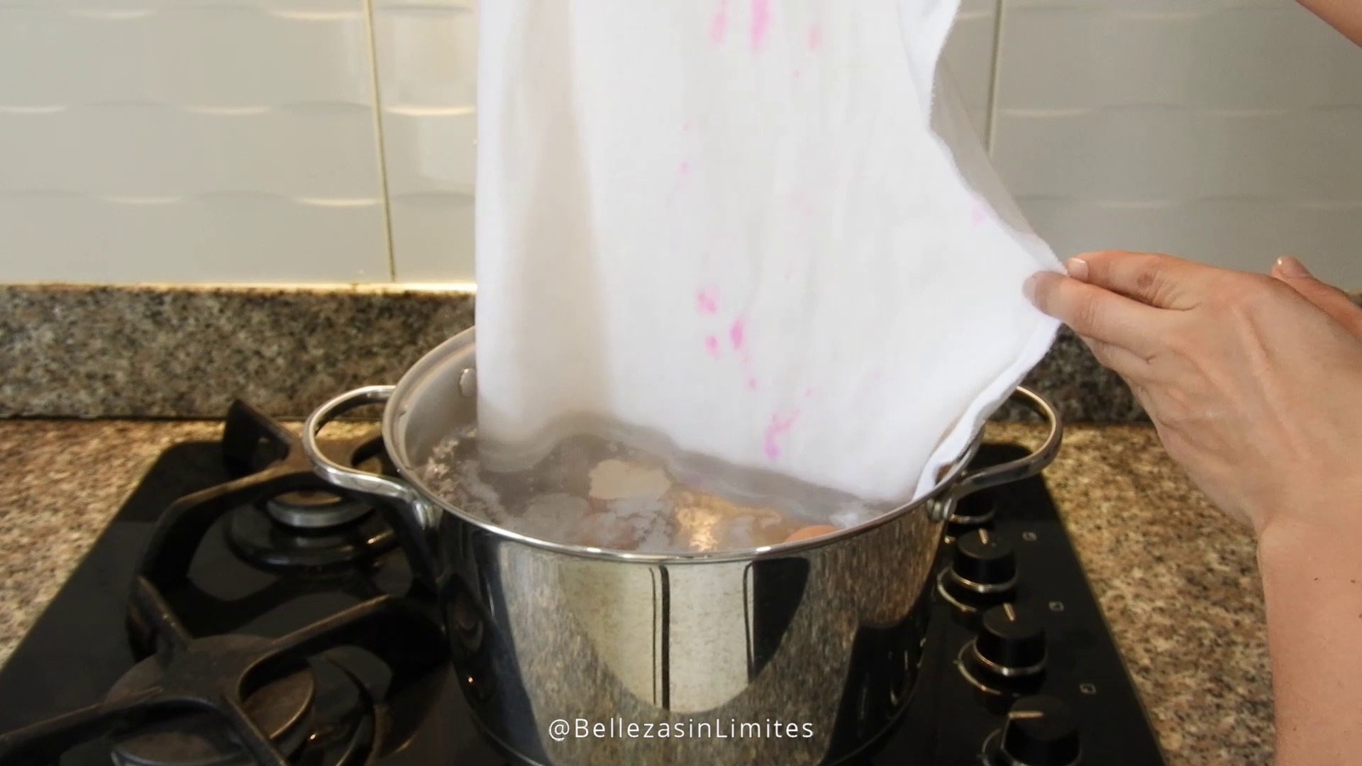 Cómo quitar manchas de detergente en la ropa: consejos para ropa blanca y  oscura, image size:1920x1080