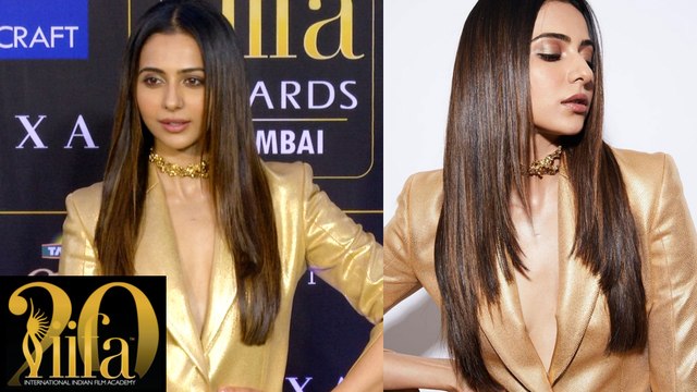 Rakul Preet Singh SIZZLING Golden Outfit At IIFA Rocks 2019