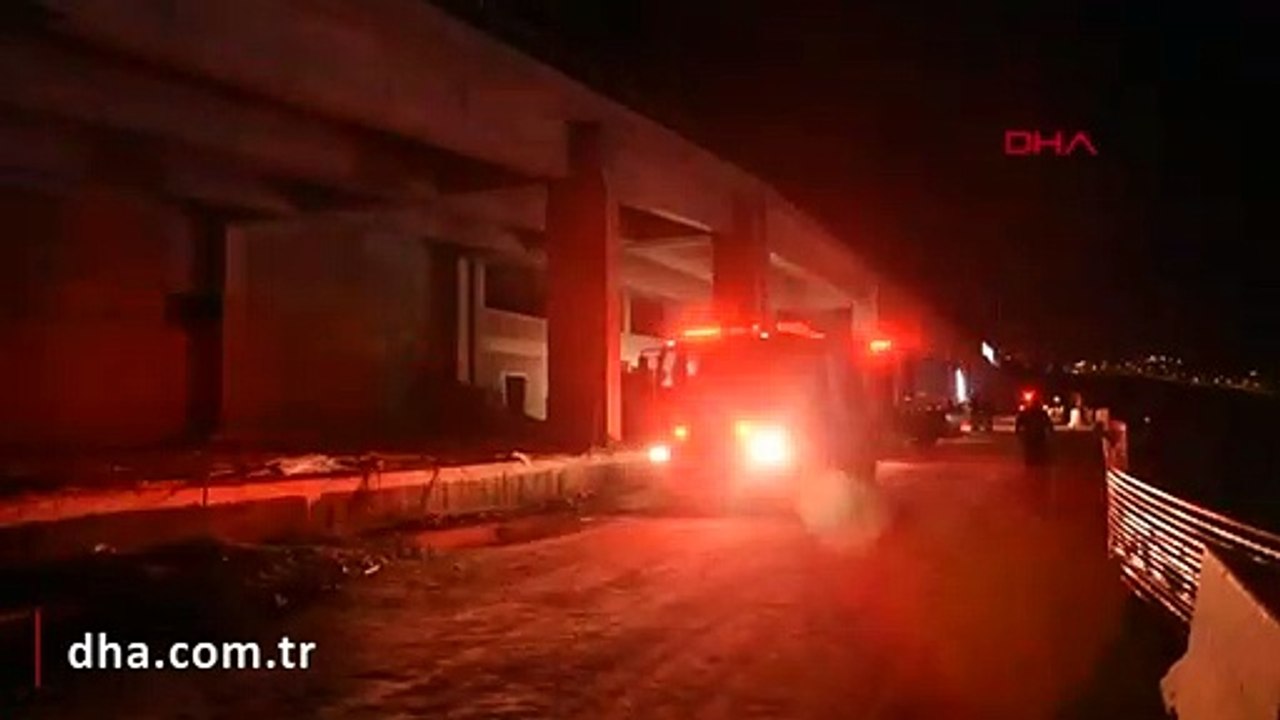 İzmir'de, Bayraklı Şehir Hastanesi inşaatında yangın