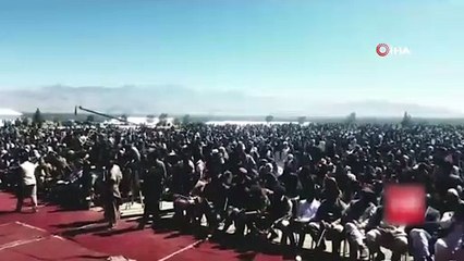 Скачать видео: - Afganistan Cumhurbaşkanı Eşref Gani'nin Parvan Vilayetinde Katıldığı Seçim Mitinginde Bombalı Saldırı Düzenlendi. Parwan Vali Sözcüsü Waheeda Shahkaar, Motosikletli Canlı Bomba İle Gerçekleştirilen Saldırıda Ölü Ve Yaralıların Olduğunu Açık