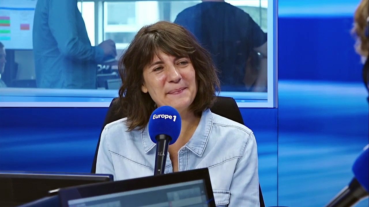 Estelle Denis invite François Hollande à venir dans "L'Équipe d'Estelle"