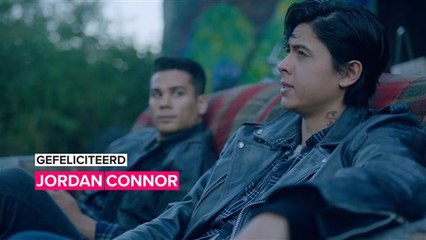 De Riverdale-badboy is een schatje in het echt