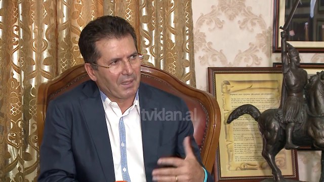 Opozita, platforme per daljen nga kriza