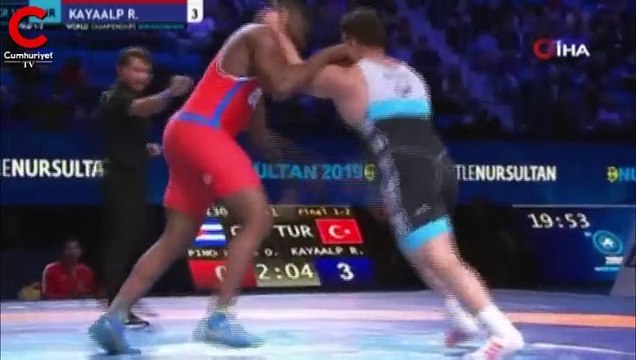 Rıza Kayaalp altın madalya kazandı