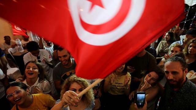 Tunisia adesso è ufficiale: al ballottaggio Saied e Karoui