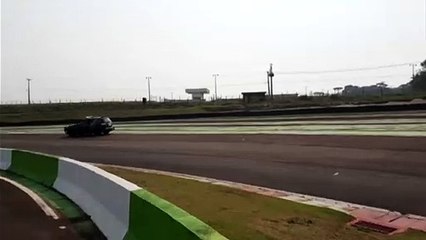 Alunos do Curso de Policiamento de Fronteira passam por treinamento no autódromo