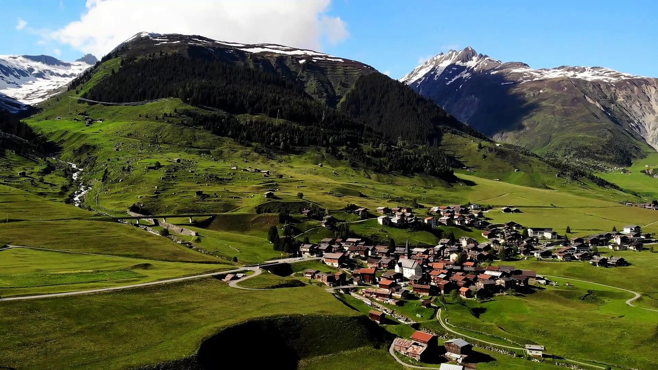 Volo con Mavic Air Panoramica degli ultimi paes...