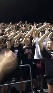 Descendre les tribunes d'un stade en courant... Mauvaise idée