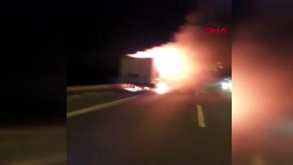Kuzey marmara otoyolu'nda tır'ın dorsesi alev alev yandı
