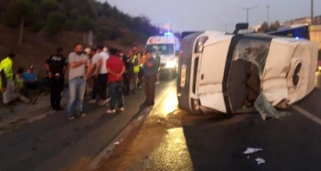 TEM Otoyolu'nda servis minibüsü devrildi : 5 yaralı