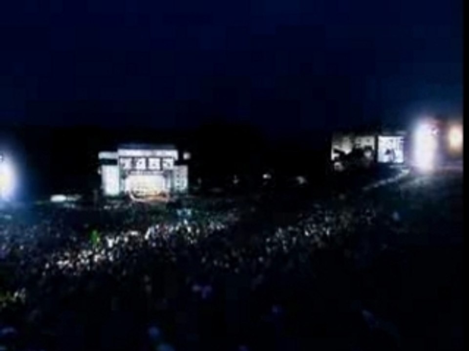 Video U2 Elevation Live in Slane Castle 2001