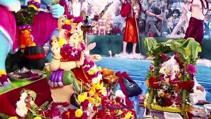 Varun Dhawan, Kartik Aaryan, Emraan Hashmi & Others At Visit T Series Pandal For Ganpati Darshan