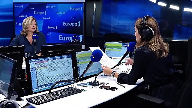 Valérie Trierweiler : Les séances de signatures de François Hollande sont comme une campagne électorale