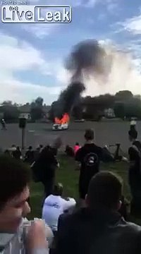 Incendie : ce camion de pompiers se renverse en arrivant trop vite !