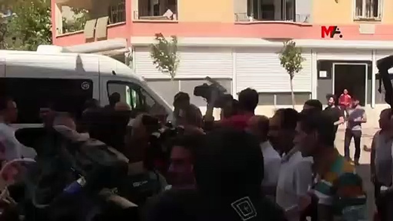 Yandaş medyanın basın mensupları birbirine girdi! - Tele1_edit