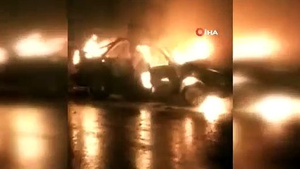 Kayseri'de park halindeki araç yandı, hurdaya döndü