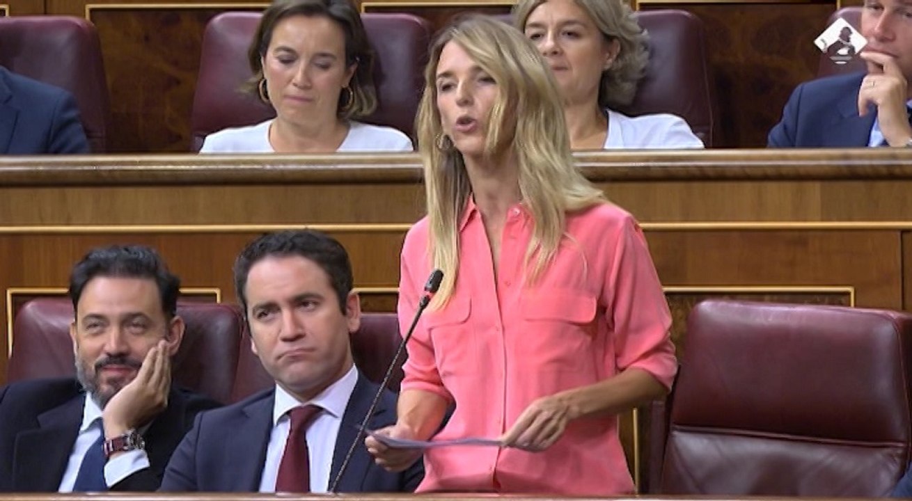 Álvarez de Toledo acusa al PSOE de pagarse la campaña con dinero público