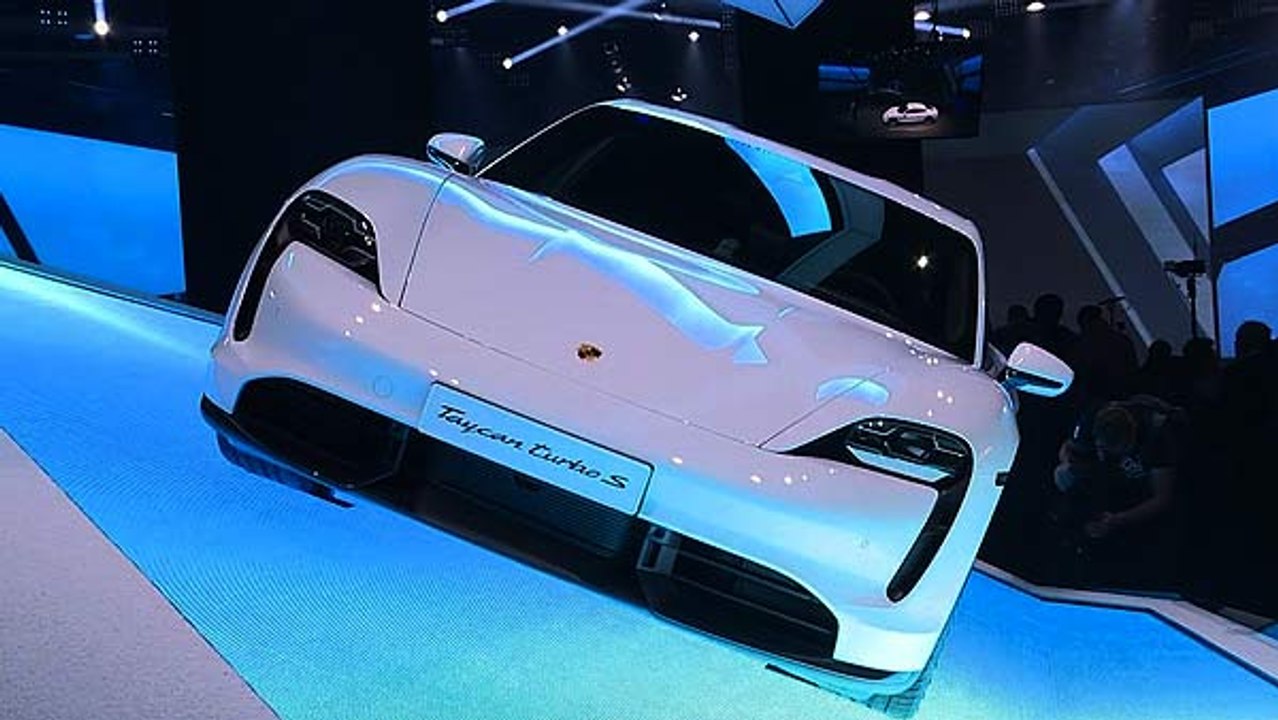 Porsche Taycan auf der IAA 2019
