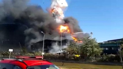 Tuzla'daki yangında yakıt tankeri böyle patladı