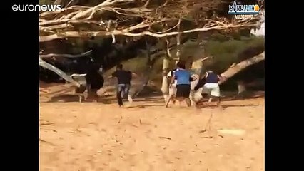 شاهد:"قارب أشباح" يصل صقيلية الإيطالية حاملاً 20 مهاجراً تونسياً