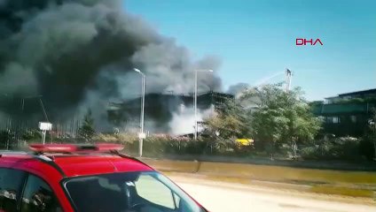 Tuzla'daki Patlayan Tankın İtfaiye Aracının Üzerine Düşme Anı