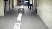 Çarptığı polis yardımına koştu