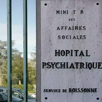 Il doit payer encore et toujours , pour Marie-Claire Dupuy, la mère de Romain