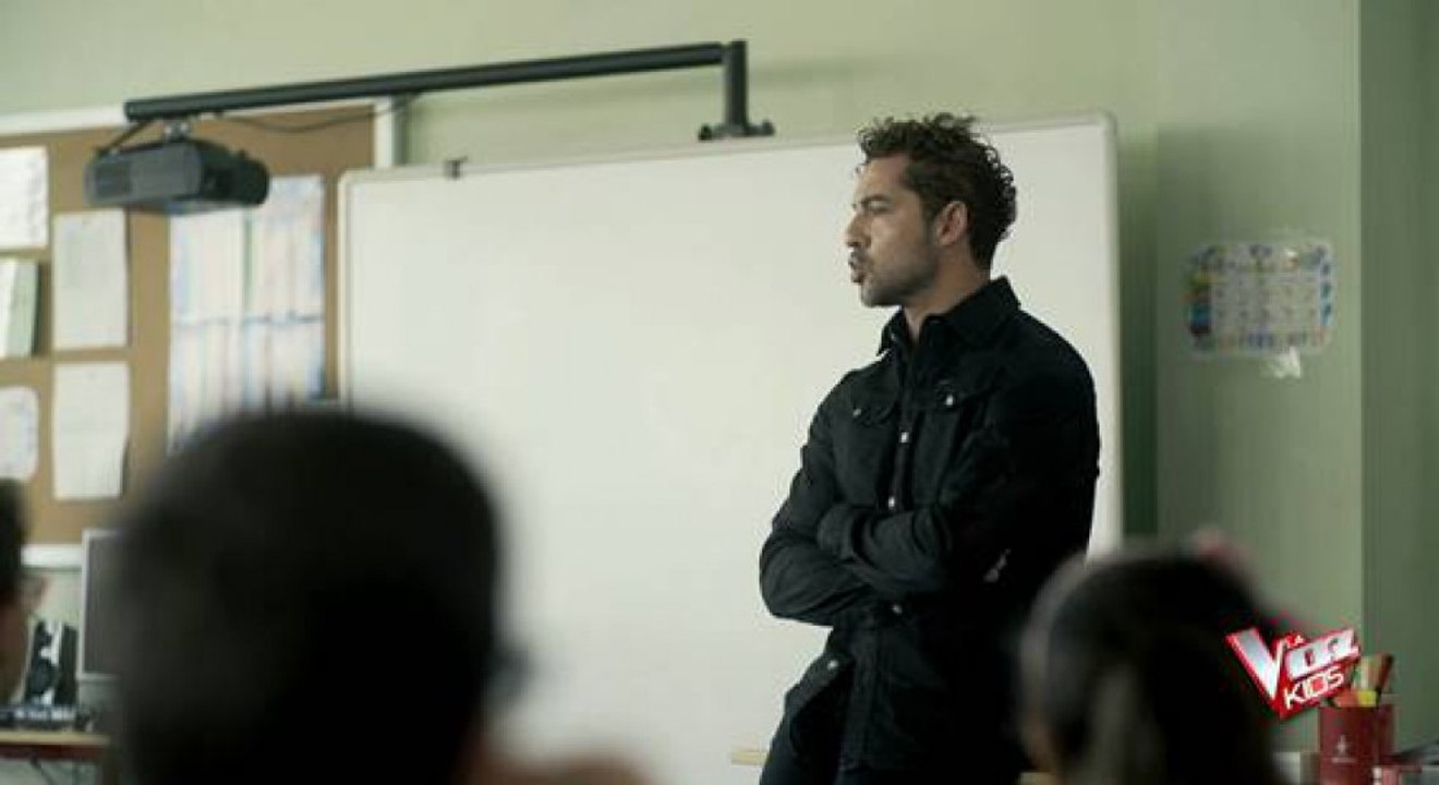 David Bisbal, coach de 'La Voz Kids', profesor de música por sorpresa en un colegio