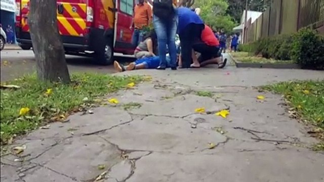 Garoto de 12 anos fica ferido ao sofrer queda de bicicleta no centro de Cascavel