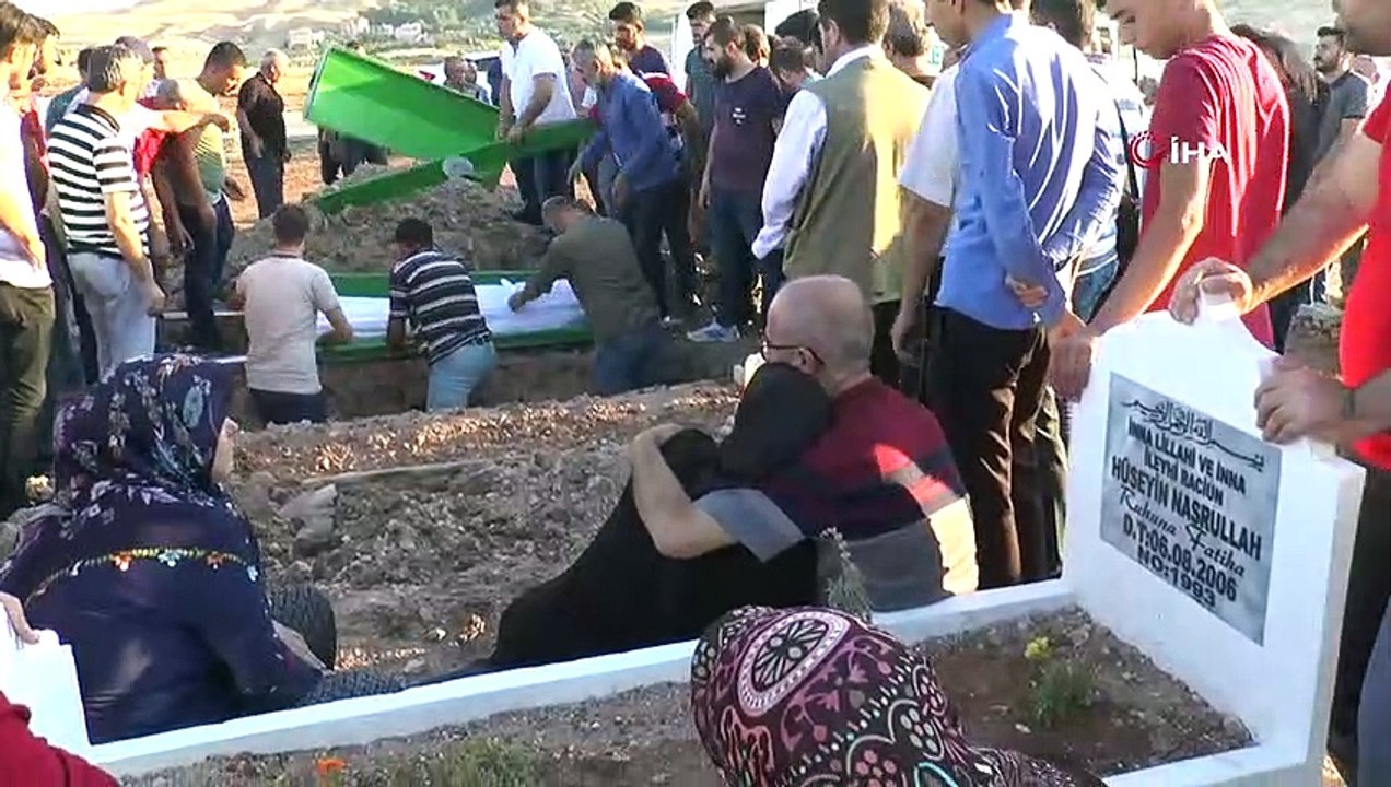 Bu acıya yürek dayanmaz... Bir ayda 2 evladını toprağa verdi