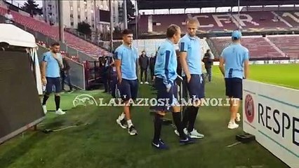 VIDEO - LAZIO, IL WALK AROUND ALLO STADIO DEL CFR CLUJ