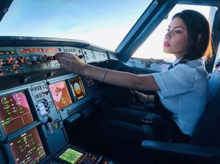 #LadyBomba, supuesta piloto propone lanzar bomba al Zócalo