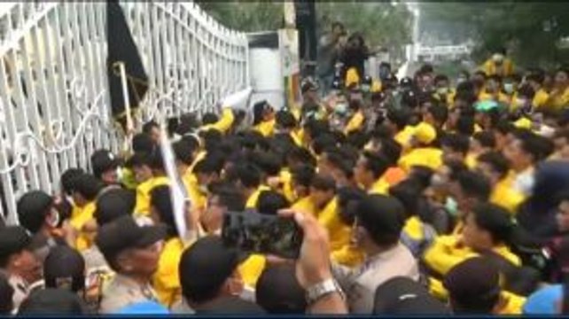 Ribuan Mahasiswa Demo Tuntut Pemprov Riau Serius Atasi Karhutla