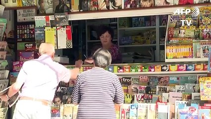 Spaniards react to Sanchez announcing new elections