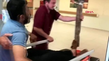 Bursa ayağında çivili tahta ile hastaneye kaldırıldı