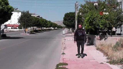 Araba kiralarken verdikleri senetler başlarına bela oldu