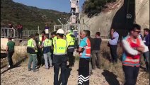 Kılavuz tren tünelde raydan çıktı: 2 ölü (2) - BİLECİK