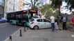 Taksim'de kontrolden çıkan otobüs 2 otomobile çarptı