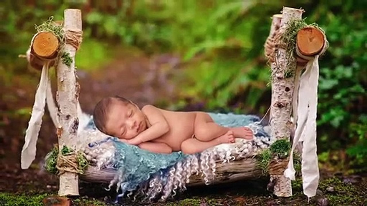 Professional services for newborn photography in Mumbai by Mint and Peach Photography