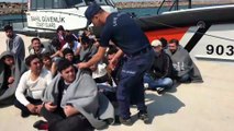 Botları batan düzensiz göçmenleri Sahil Güvenlik kurtardı (3) - EDİRNE