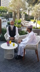 كواليس لقاء هيثم عبيد مقدم برنامج عيش الدور مع العماني أحمد غواص.. بعد رحلة هبوطه من الدور الـ86 إلى الأرض عن طريق الحبال