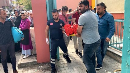Okulda panik anları! Kız öğrenci birinci kattan aşağıya atladı