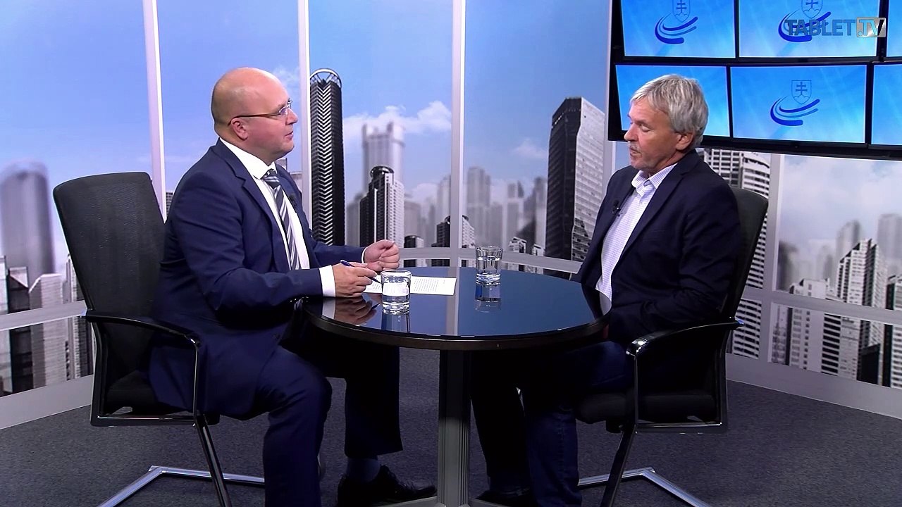 HRABKO: V EÚ sa opäť niečo chystá, ukázal Macronov signál o migrantoch