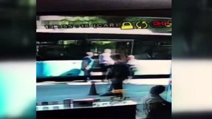 Kendisini uyaran yolcuyu darbetti