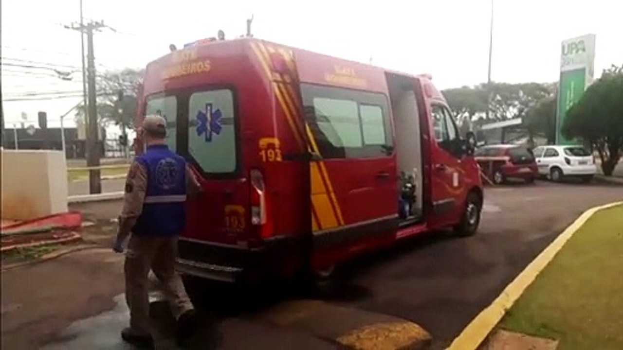 Homem sofre crise convulsiva e precisa ser socorrido na Av. Tancredo Neves